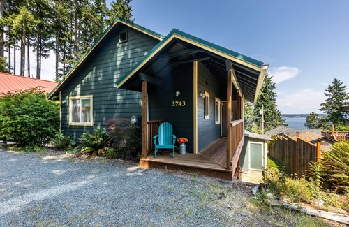 Bells Beach Casa | Seaside Getaway by AvantStay | Deck w/ Views