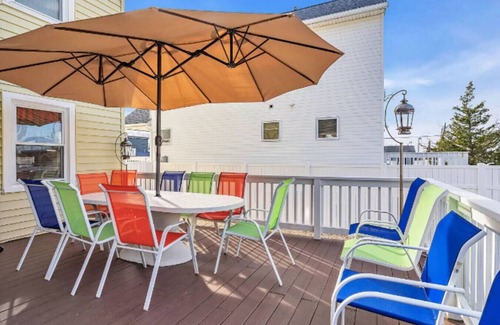 Seaside Heights Casa | Seaside Getaway! 3 Blocks to Beach +Washer/Dryer