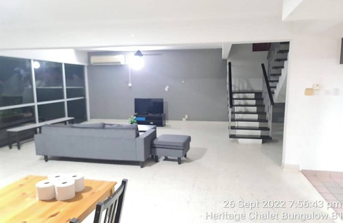 Pasir Ris Casa | Seaside Glamping @ Heritage Chalet