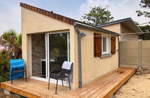 Saint-Germain-sur-Ay Casa | Seaside home, 1 min walk to the sandy beach, jacuzzi and plenty of outdoor space