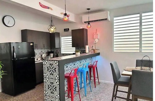 Cangrejo Arriba Casa | Sea Haven Un espacioso refugio familiar con casa de huéspedes cerca de la playa