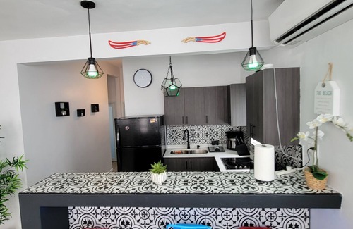 Cangrejo Arriba Casa | Sea Haven Un espacioso refugio familiar con casa de huéspedes cerca de la playa