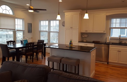 Seaside Heights Apartamento | Unidad superior amistosa de la familia 3 Dormitorios / 2 Baths Sleeps 8 Tranquilo norte Fin de la ciudad
