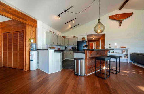 Lummi Island Casa | Seaside Home Hot Tub/Sauna/Pickleball