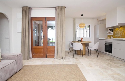 Playas del Palo Apartamento | Casa junto al mar en El Palo, Málaga