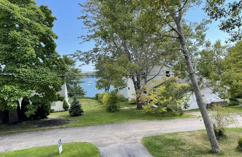 Mid-Coast and Islands Casa | Seaside Home on Mere Point, walk to Paul's Marina, Kayak from Rocky Beach