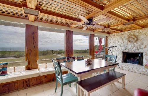 Ocean Park Apartamento | Seaside Home on the Space Coast with Beach Access!