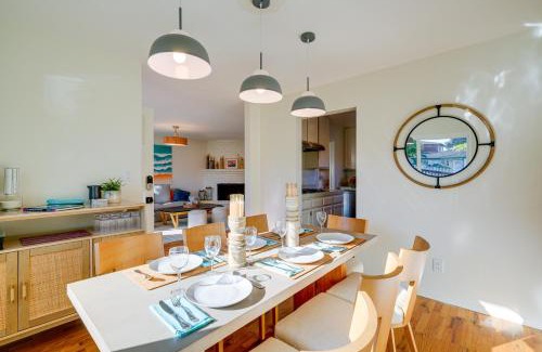 Mescal Corridor NW Casa | Seaside Home with Hot Tub and Patio Close to Beaches!