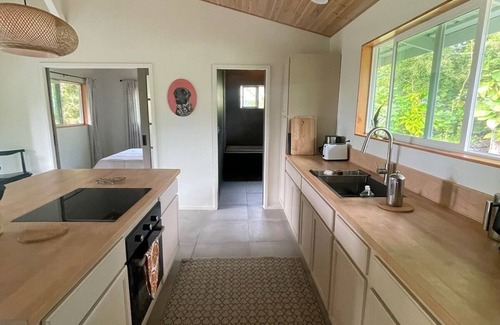 Kehena Apartamento | Seaside House, a Peaceful 2 Bedroom Retreat in walking distance to Kehena Beach