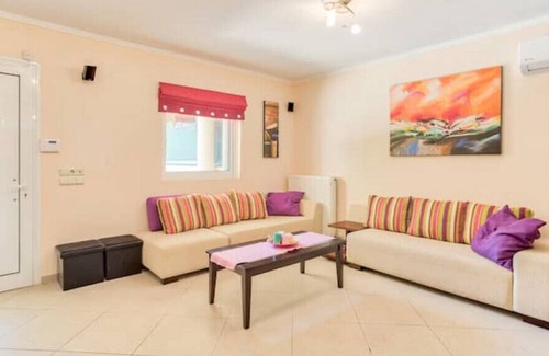 Nea Makri Casa | Seaside House near the Airport
