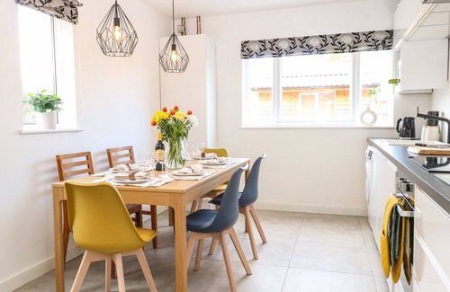 Gorleston-on-Sea Cabaña | SEASIDE HOUSE, pet friendly, with a garden in Gorleston-On-Sea
