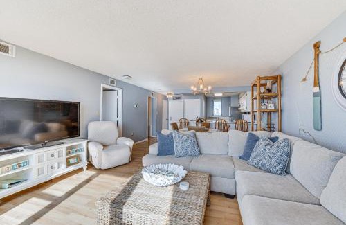 Indian Beach Apartamento | Seaside Indian Beach Getaway with Balcony and Views!