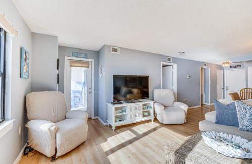 Indian Beach Apartamento | Seaside Indian Beach Getaway with Balcony and Views!