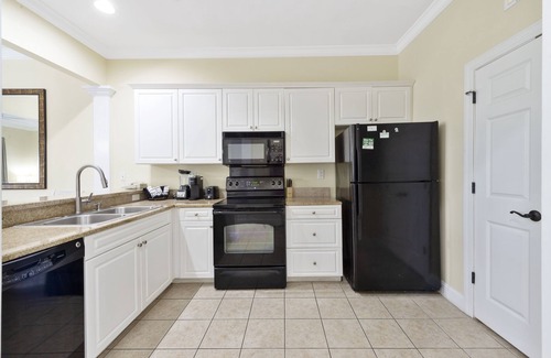 North Litchfield Beach Condominio | Seaside Inn 1 bedroom condo w/ Kitchen and Balcony