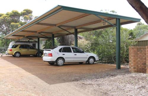 Kingscote Apartamento | Seaside Lodge-Summer deals is now on, book now for backpacker's price with 2 bedrooms-Esplanade and Buller St Kingscote-pay half then other half a week before arrival