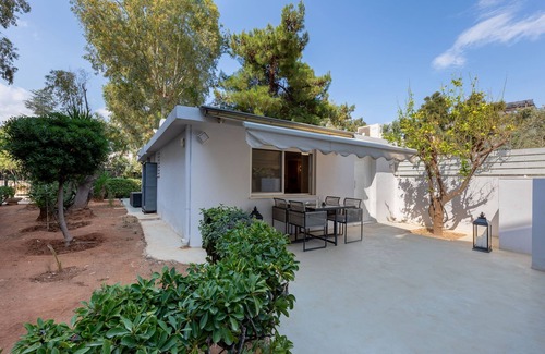 Vouliagmeni Apartamento | Seaside Nestie by BluPine