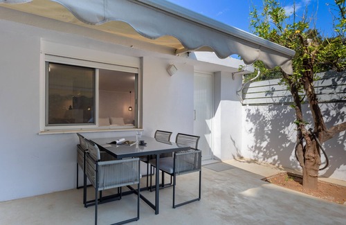 Vouliagmeni Apartamento | Seaside Nestie by BluPine