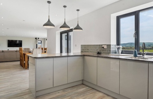 Borth Casa | Seaside new build holiday home. Beautiful modern family home next to beach