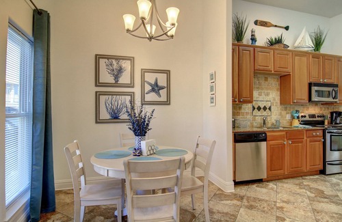 Sand Point Casa | Seaside Paradise - Unidad de la planta baja - 1HAB / 1BA - ¡Cerca de la playa y la piscina!