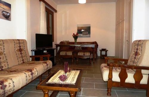 Gefira Mpania Casa | Seaside residence in Nafpaktos