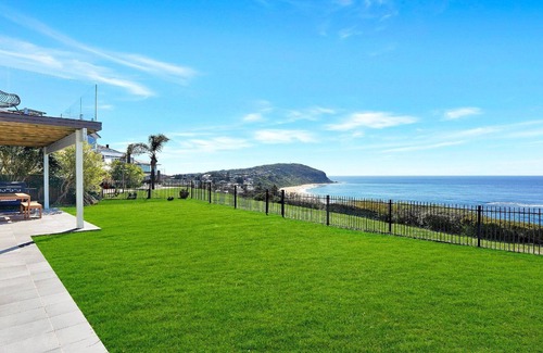 Forresters Beach Casa | Seaside Retreat - Spectacular Ocean Views