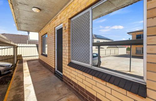 Hove Apartamento | Seaside Retreat Steps from Hove Beach