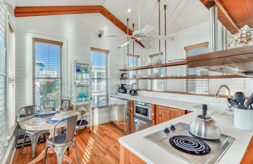 Seaside Cabaña | 🍂Stay 3+ Nights, Get 1 Free! 8/15–11/15 | Seaside's Chic Gulf-Front Retreat, Ocean Views!