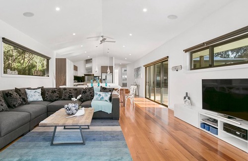 St. Andrews Beach Casa | Santuario junto al mar: una obra maestra de diseño arquitectónico con influencia del océano