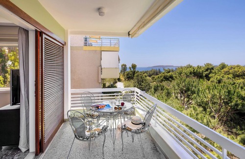 Vouliagmeni Apartamento | Seaside Secret by BluPine