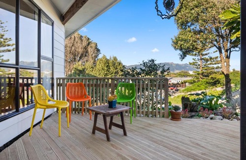 Te Horo Beach Casa | Seaside Sensation - Te Horo Beach Holiday Home
