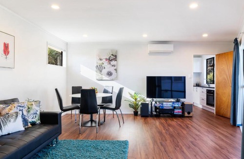 Te Horo Beach Casa | Seaside Sensation - Te Horo Beach Holiday Home