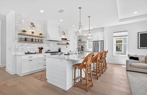 St. Augustine Beach Casa | Seaside Serenade- 5 Bedroom Pool Home