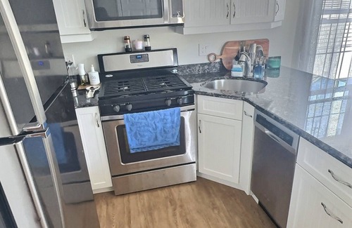 Lavallette Casa | Seaside Serenity – Bright & Airy 2BR Beach Cottage + Loft, Steps to Ocean & Bay