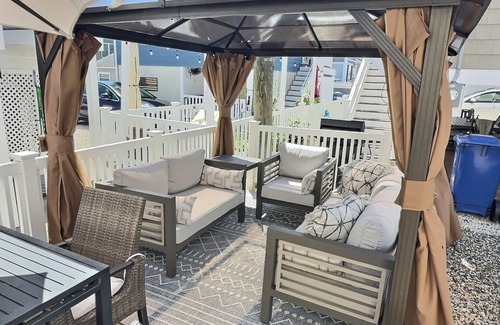 Lavallette Casa | Seaside Serenity – Bright & Airy 2BR Beach Cottage + Loft, Steps to Ocean & Bay