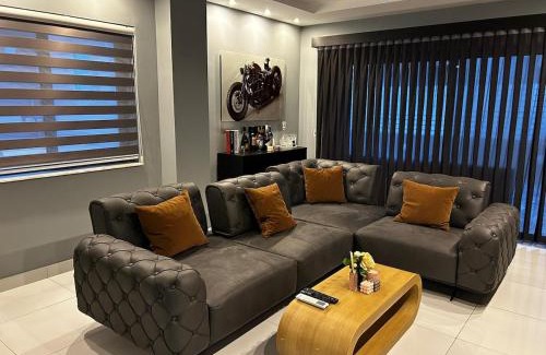 Qawra Apartamento | Seaside Serenity Maisonette - Private Pool