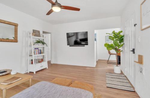 South Mission Beach Casa | Seaside Serenity Steps from Sand with Hot Tub