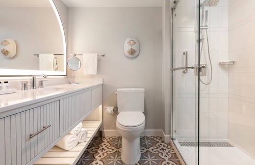 Singer Island Hotel | Seaside Serenity Awaits! Outdoor Swimming Pool, Pet-friendly Property!