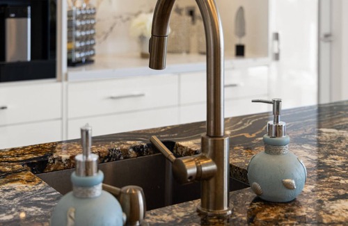 Colwood Casa | "Seaside Serenity: Your Dream Stay In Victoria Awaits!"