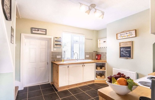 Caister-on-Sea Casa | Seaside Snug – 2 Bedroom Home - near the Beach 🏖️ - Pets✅ - Garden