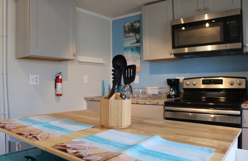 Hampton Apartamento | Seaside Social - Steps to Wally's, Goat, L Street