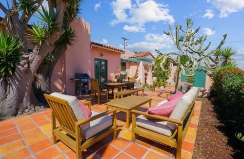 Loma Portal Casa | Seaside Spanish Bungalow