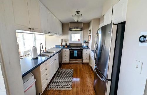 Ellsworth Casa | Seaside Spindle Cottage