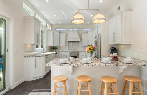 Beach Barber Tract Casa | Seaside Spiral