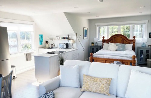 Hubbards Apartamento | Seaside Splendor: Studio Apartment with Mesmerizing 180° Ocean View