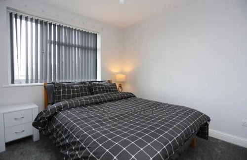 Thornton-Cleveleys Casa | Seaside Stroll Retreat With Free Parking