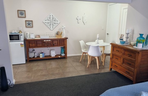 Lake Illawarra Apartamento | SEASIDE STUDIO Minutes' walk to Beach, Lake, Fishing in beautiful Shellharbour