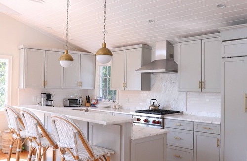 Silver Beach Casa | Seaside Serenity: Newly renovated ocean breeze home - minutes' walk to the beach