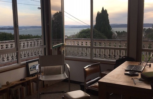 Ares Casa | Villa junto al mar, vista increíble y gran jardín tranquilo