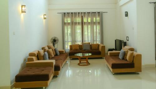 Dambulla Cama Y Desayuno | Seasons Villa Sigiriya, Sri Lanka