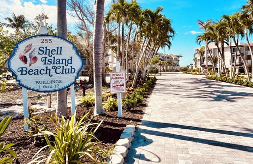Sanibel Condominio | "Seaspray" beachfront, GULF VIEWS, free bikes!